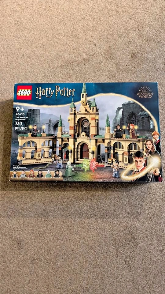 Retired Lego Set: The Battle of Hogwarts