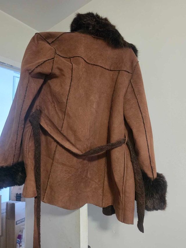 Junge Brown Suede Coat woman's - photo 3