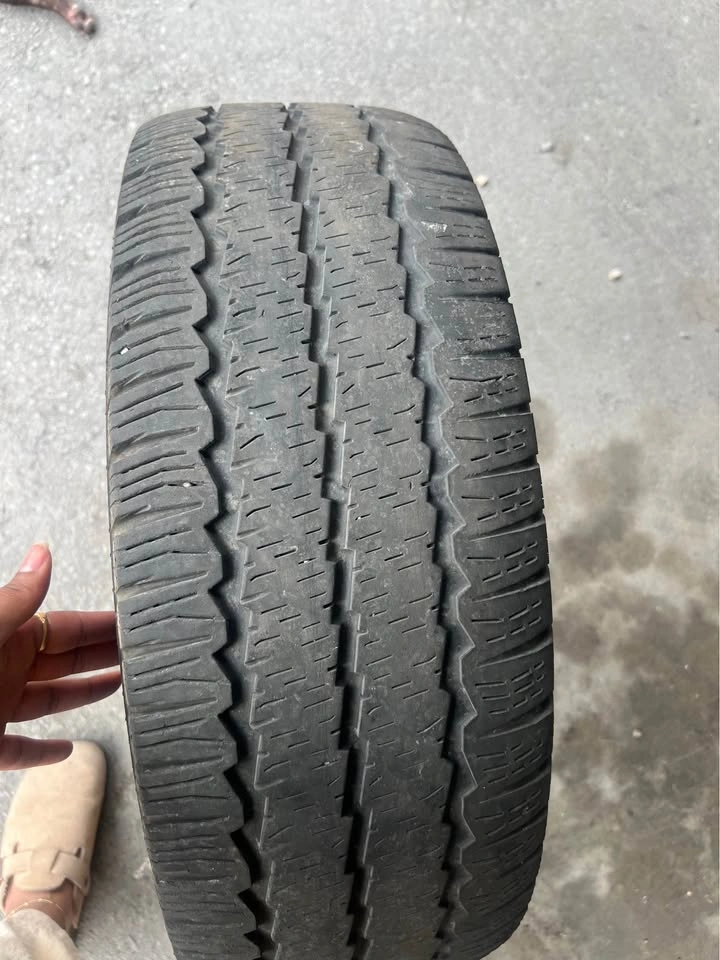 235/ 65 R16 C tire singular continental - photo 3