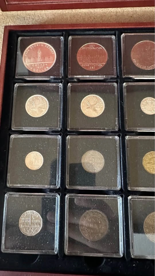 CONCOIN.COM Wooden Coin Collection Display Box with Coins - photo 2