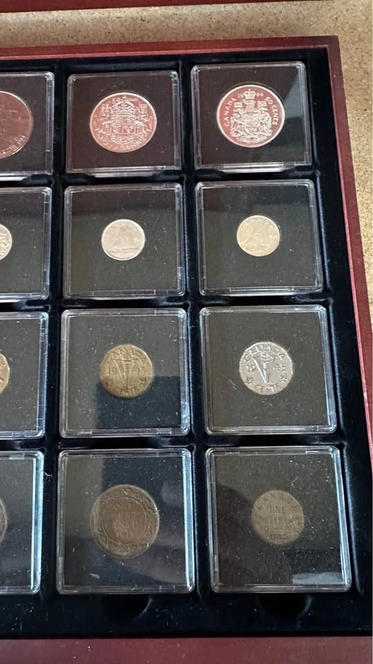 CONCOIN.COM Wooden Coin Collection Display Box with Coins - photo 3