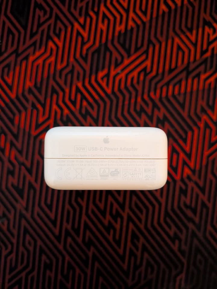Apple 30W USB-C Charger - photo 2
