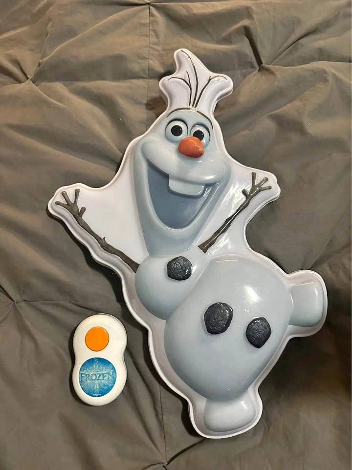 LED Wall Friends FROZEN OLAF the Snowman Disney Night Light