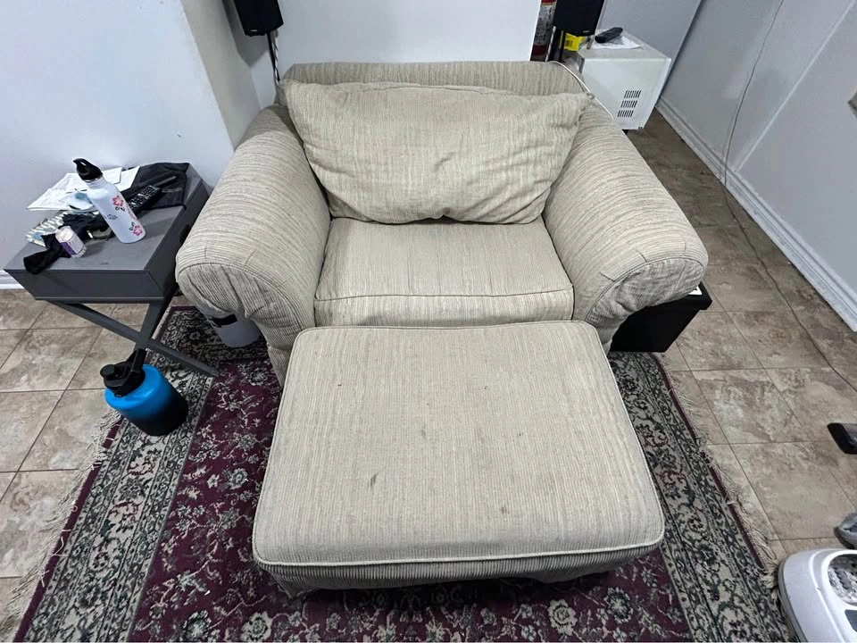 Chair and a half and Hassock - photo 3