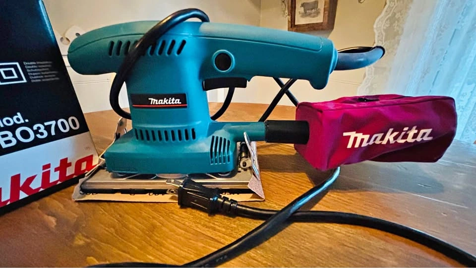 Makita Finishing Sander