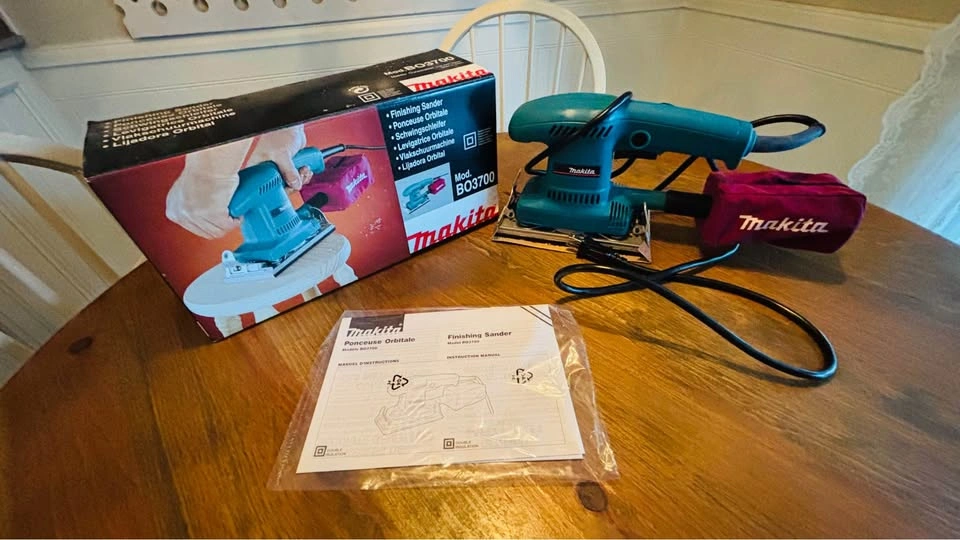 Makita Finishing Sander - photo 2