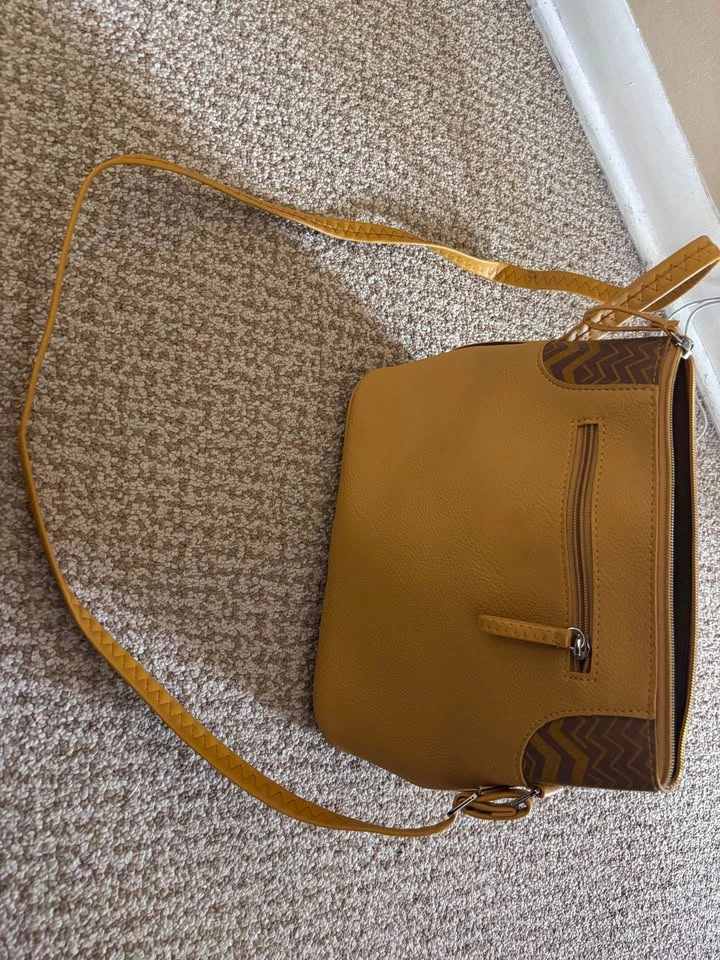 Baggit Sling Bag - photo 2