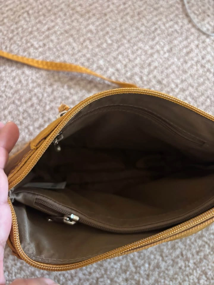 Baggit Sling Bag - photo 3