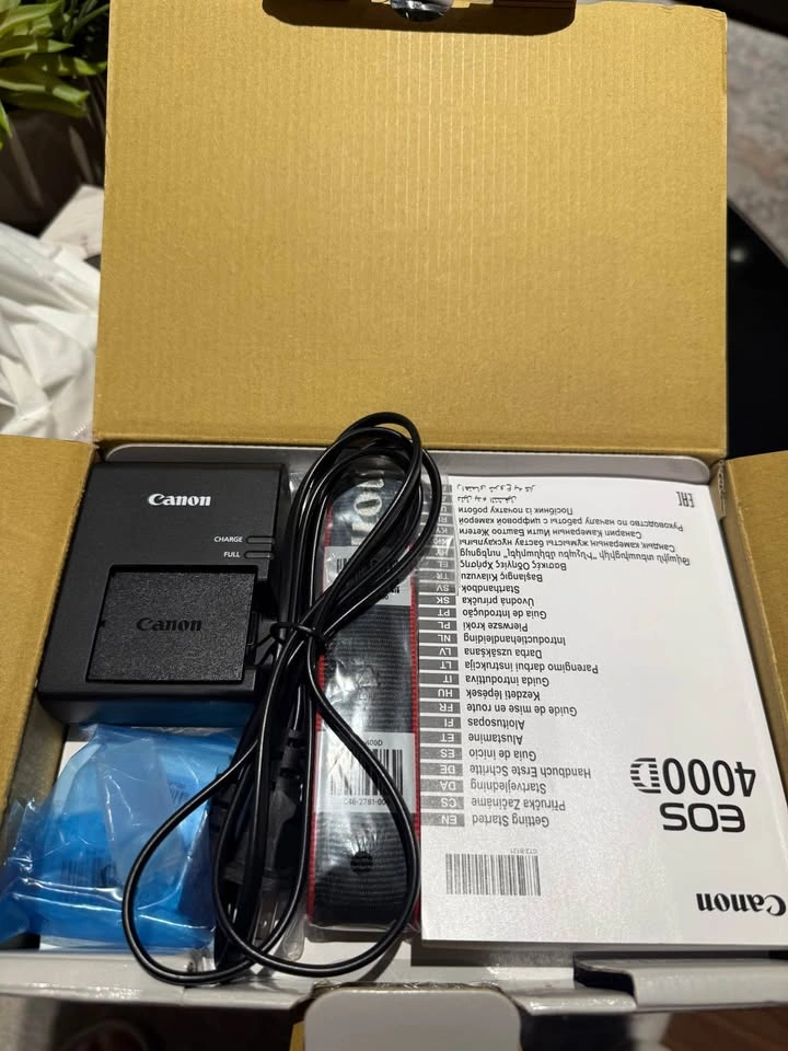 Canon EOS 4000D DSLR Camera with EF-S 18-55mm Lens Kit - photo 3