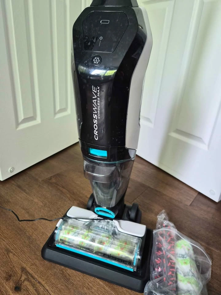 Bissell CrossWave Cordless Max Wet-Dry Vacuum and Mop - photo 2