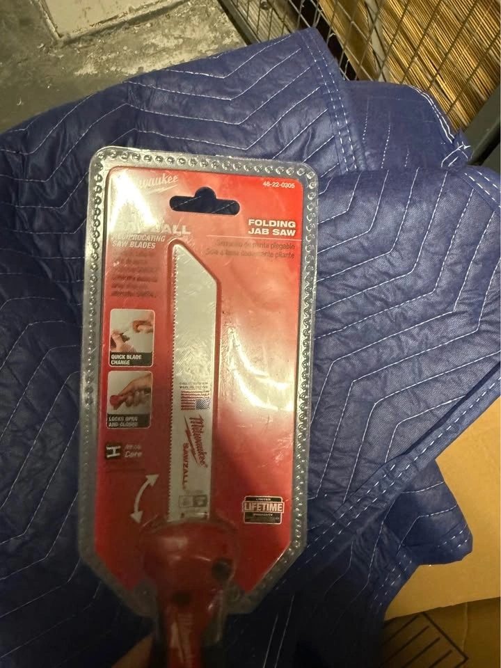 Milwaukee folding jab saw, sealed - photo 2