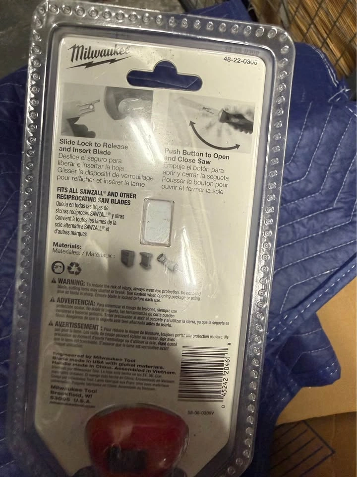 Milwaukee folding jab saw, sealed - photo 3