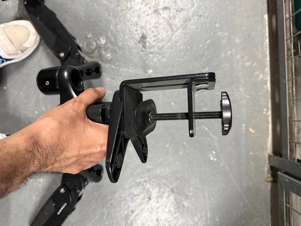 Dual-arm monitor mount - photo 3
