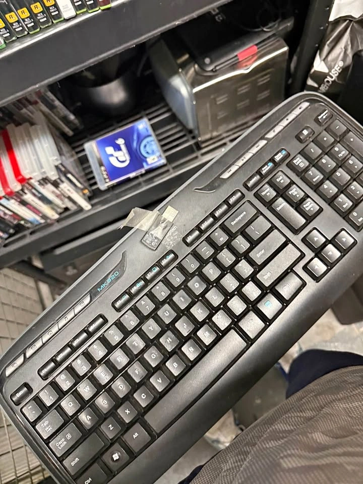 Wireless Logitech Keyboard with receiver