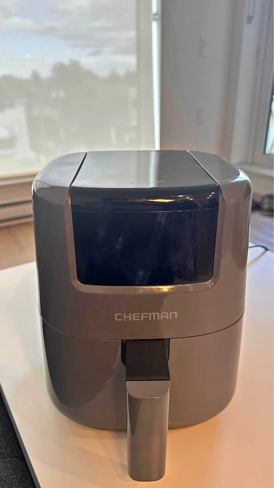 Compact Chefman Air Fryer for Condo / Apartment