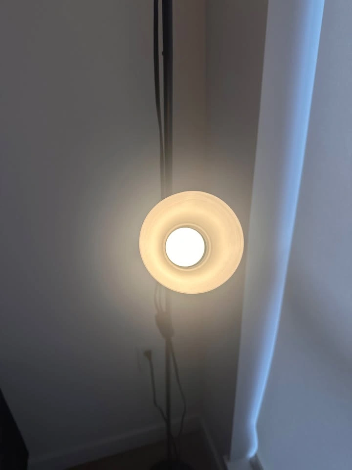 Modern IKEA Standing Lamp – Excellent Condition - photo 2