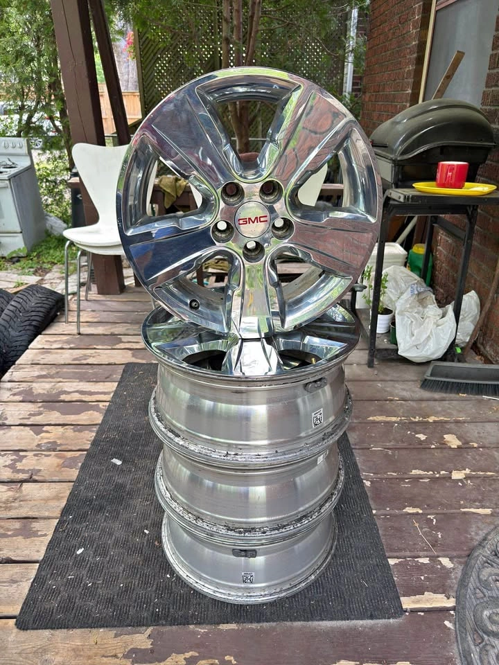 GMC Terrain/ Chevrolet Equinox 18" OEM Wheels