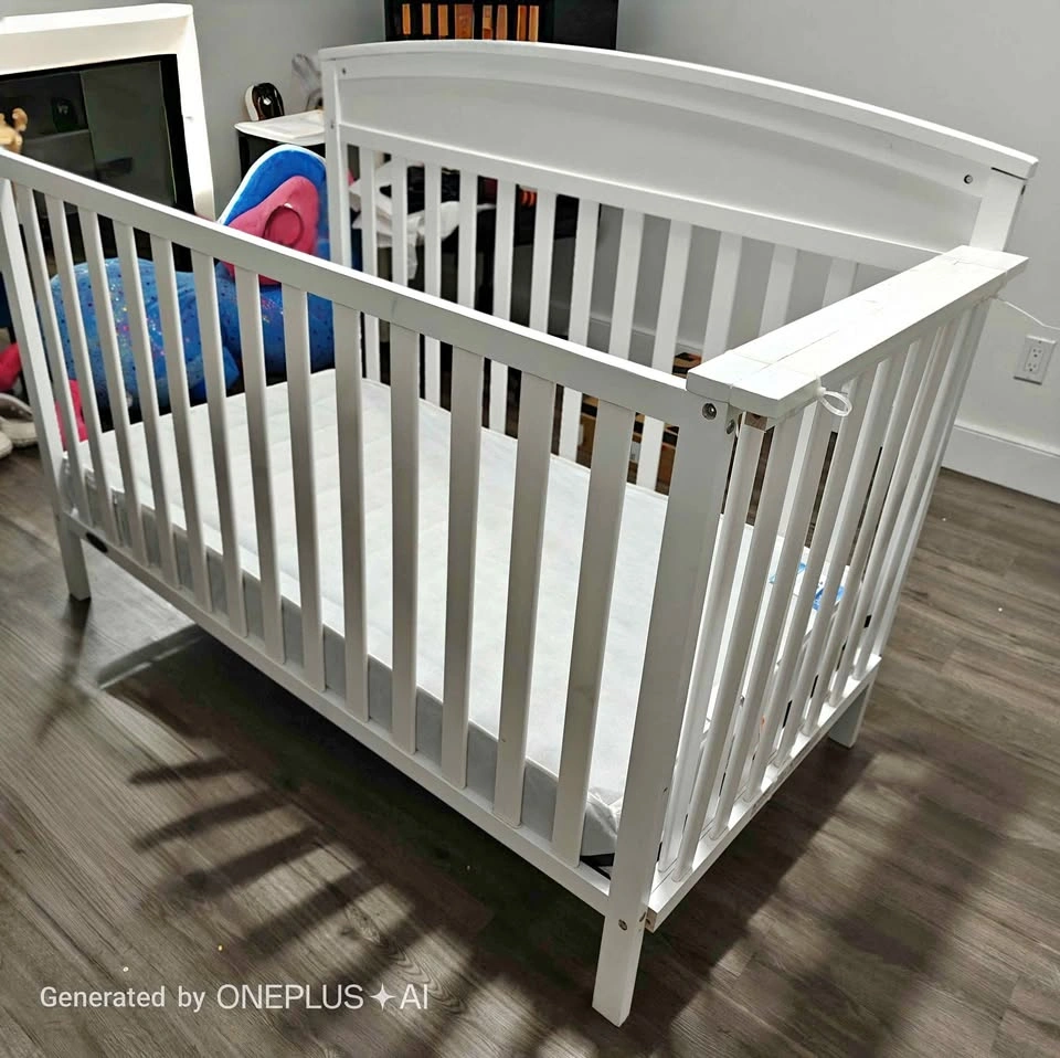 Graco Baby Crib + Simmons Mattress Included