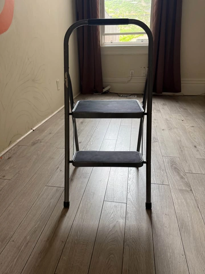 Medium size stepping ladder - photo 2