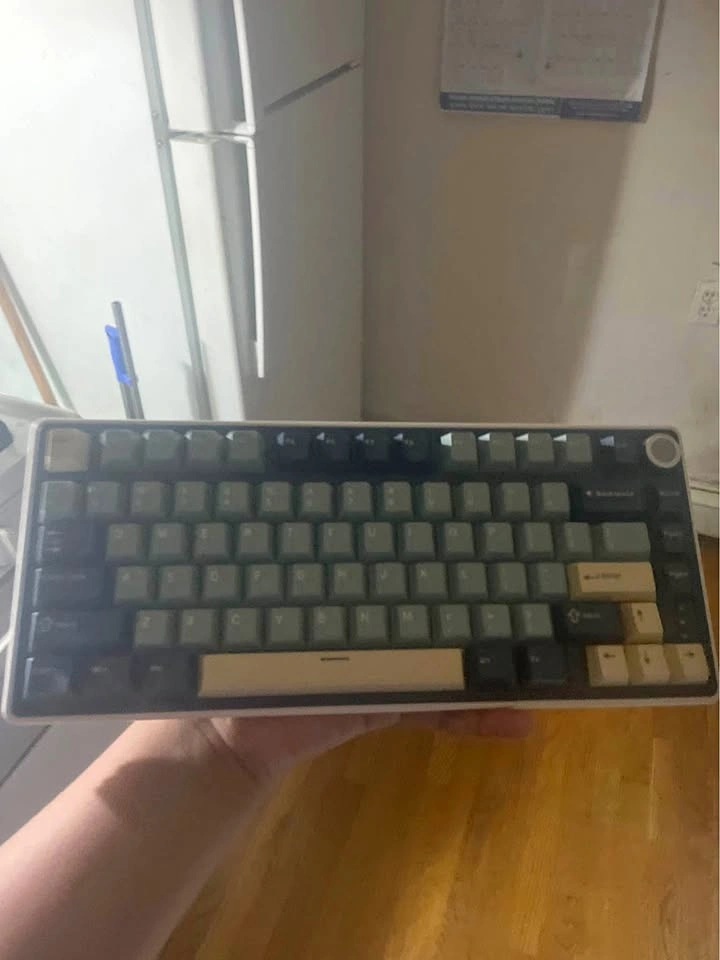 Unused creamy keyboard 75% wireless