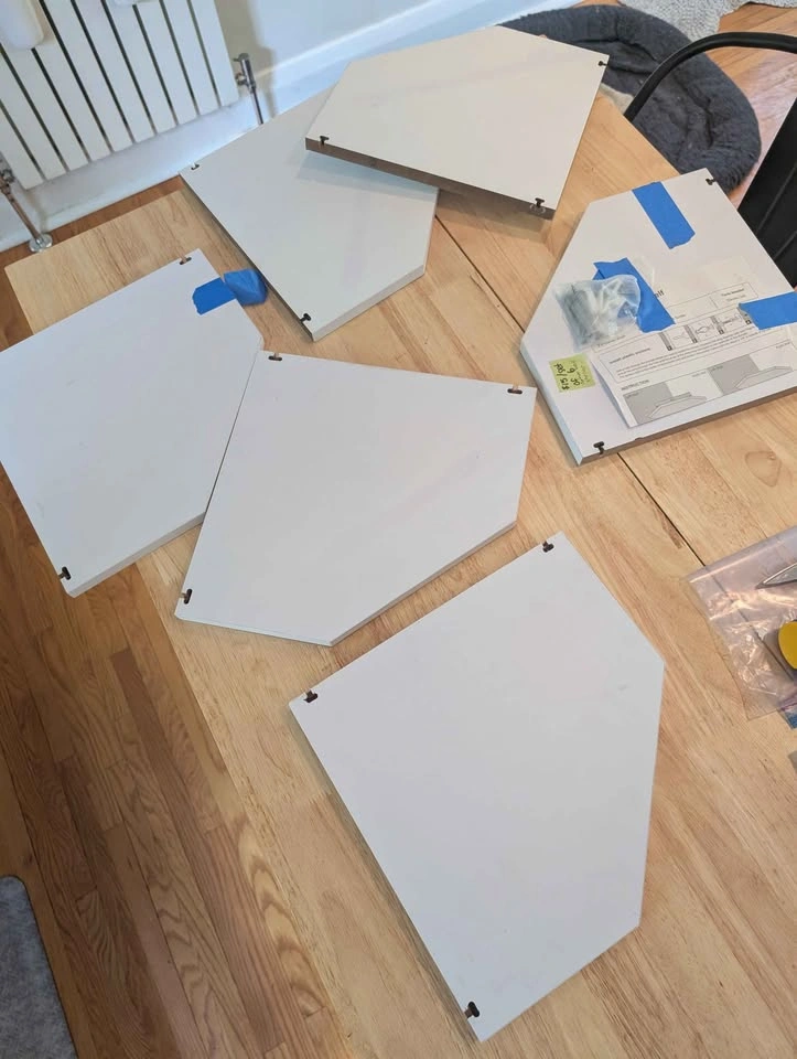 Set of 6 white corner wall mount shelves - photo 5