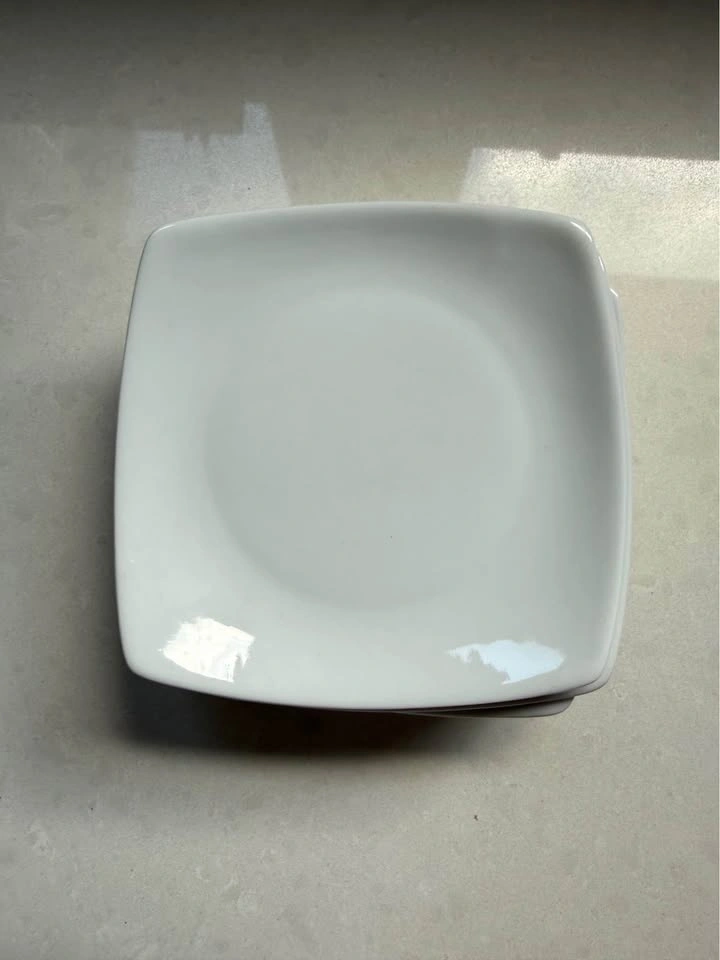 4 dinner plates 6 side plates - photo 5