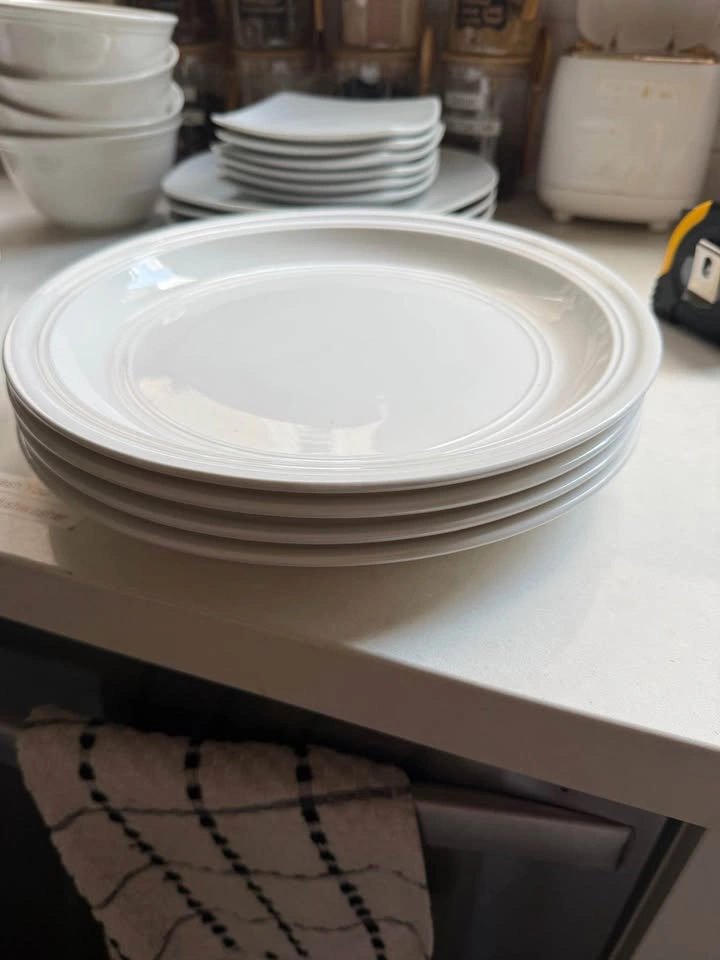 4 Sets of Dinner plates, side plates and bowls - photo 2
