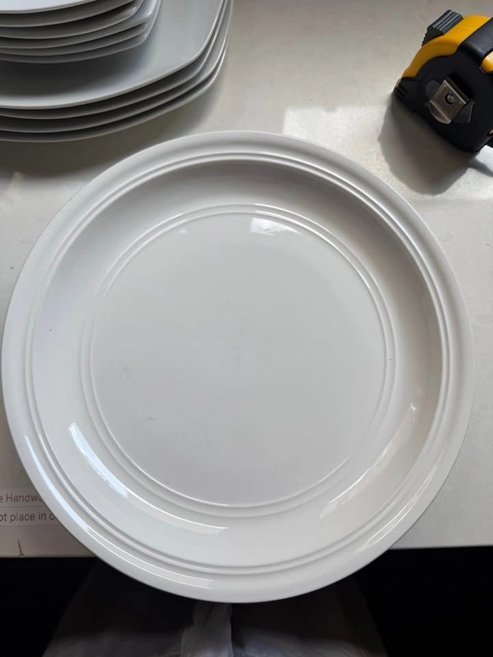 4 Sets of Dinner plates, side plates and bowls - photo 3