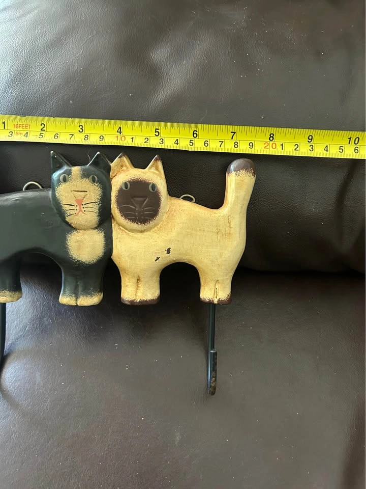 MCM Vintage Wooden Wall Hook with Hand-Painted Cats - photo 2