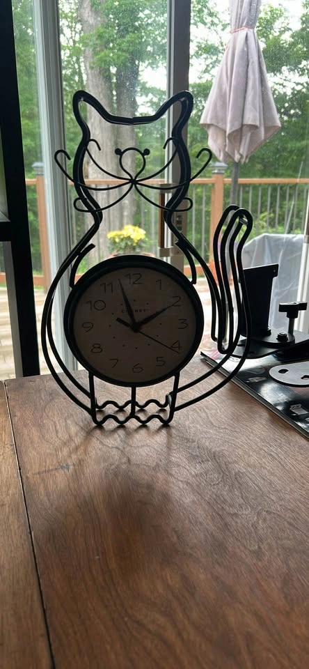 MCM Decorative Black Metal Wire Cat-Shaped Wall Clock - photo 4