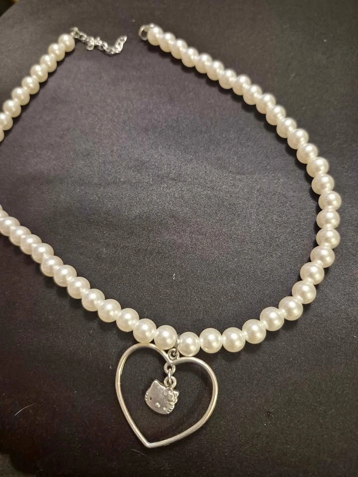Sanrio Hello Kitty Heart Pearl Necklace