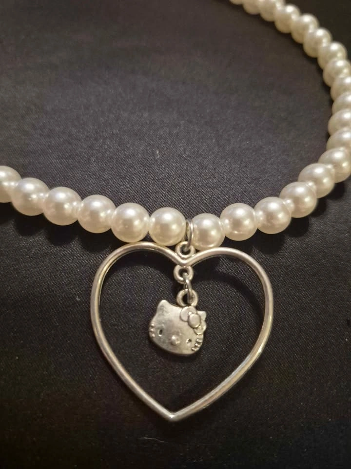 Sanrio Hello Kitty Heart Pearl Necklace - photo 2
