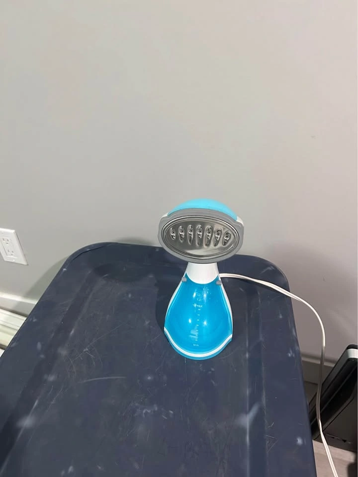 Portable Handheld Garment Steamer – Fast & Easy Wrinkle Remover - photo 2