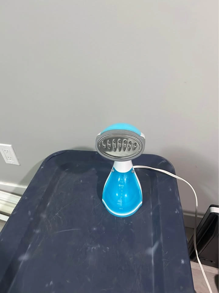 Portable Handheld Garment Steamer – Fast & Easy Wrinkle Remover - photo 3