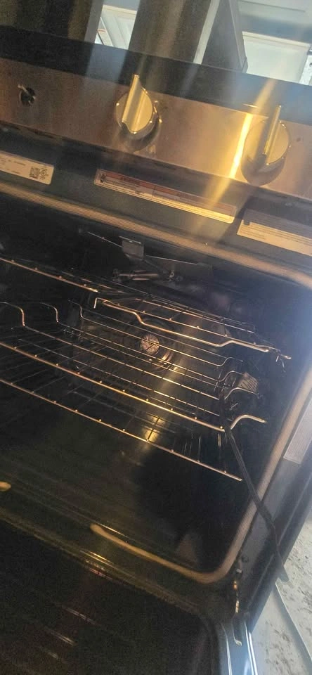Used Whirlpool 30-inch Freestanding Gas Range - photo 4
