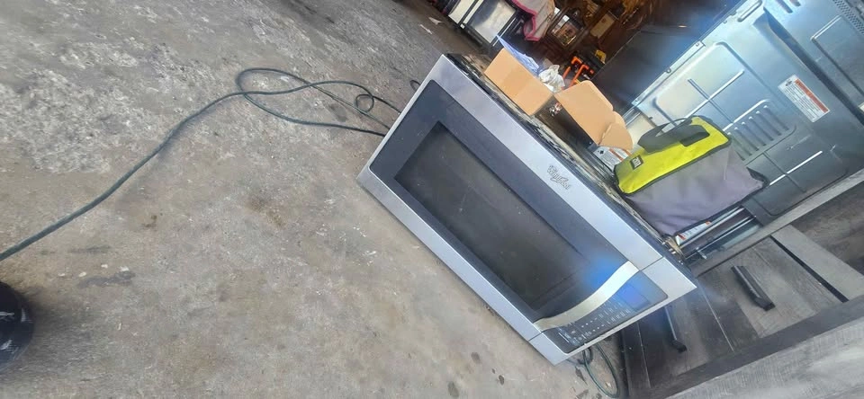 Whirlpool Microwave Oven - Stainless Steel - good Condition - photo 4