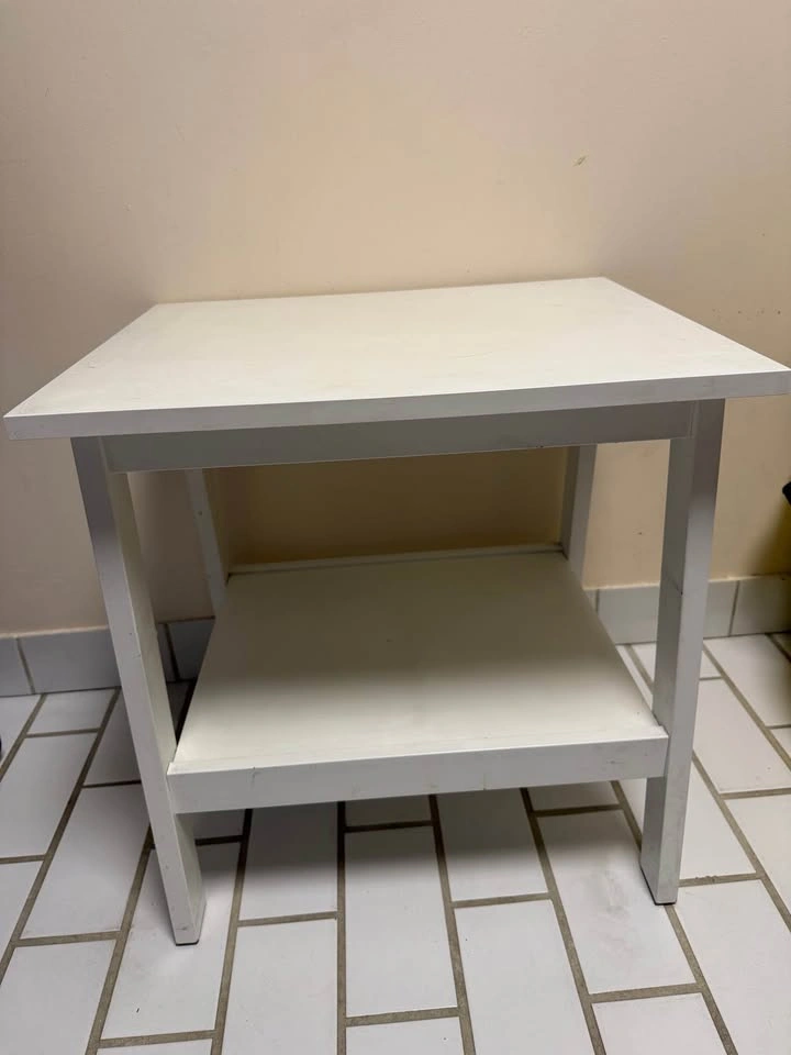 2 side tables at sale for $50 - photo 2