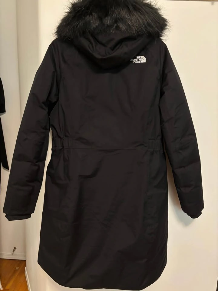The North Face Black Winter Parka Jacket - photo 2