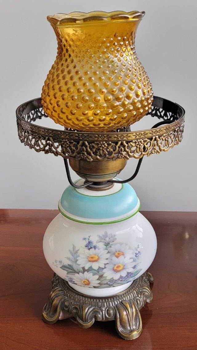 Vintage Glass hurricane 3 way lamp - photo 2