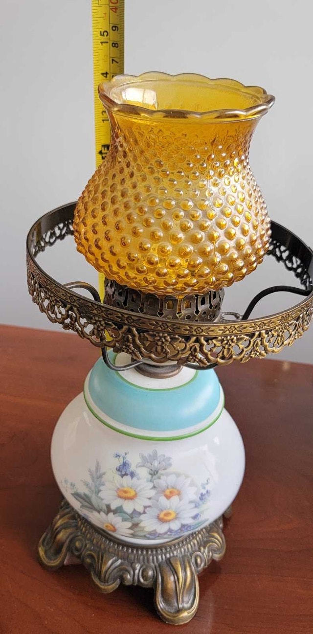 Vintage Glass hurricane 3 way lamp - photo 5