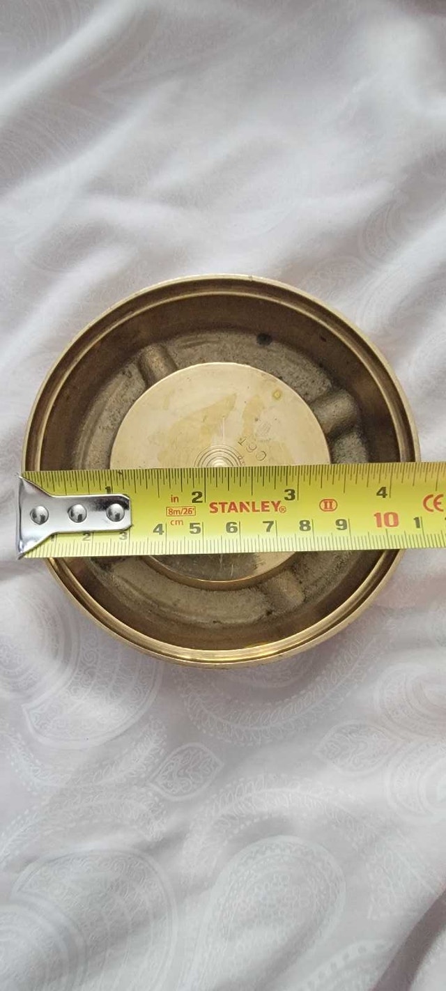 Engraved brass ashtray - photo 2