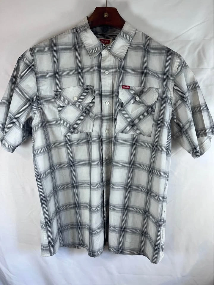 Men’s XL Stampede Bundle - 3 western shirts and a tooled leather - photo 3
