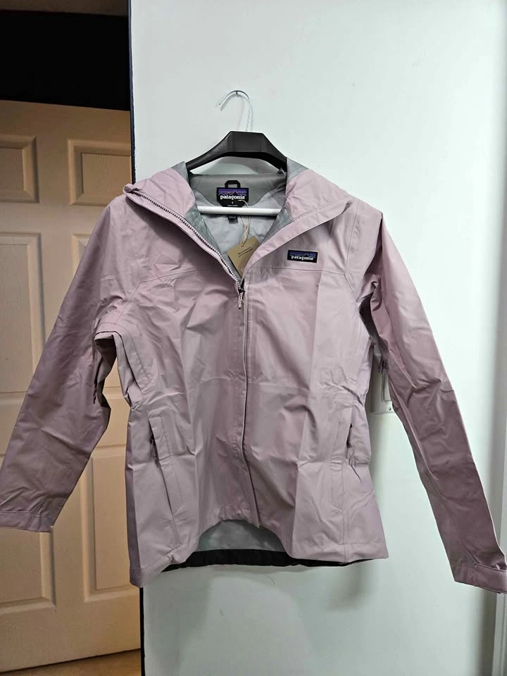 Patagonia Torrentshell 3L rain jacket womens BRAND NEW