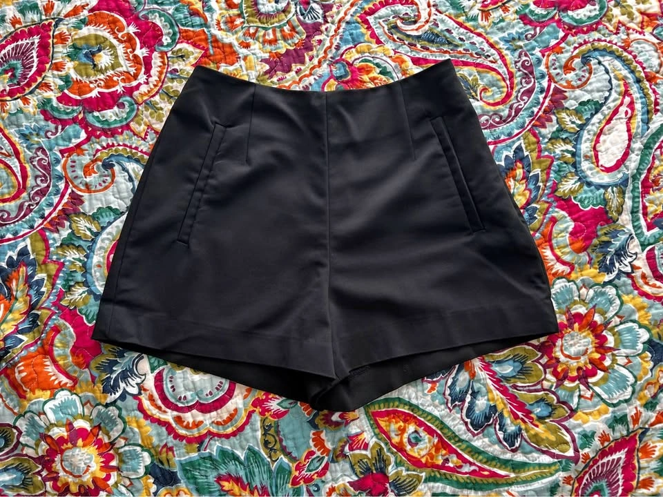 ICŌNE par Simons Stretch Dress Mini Shorts (Skort)