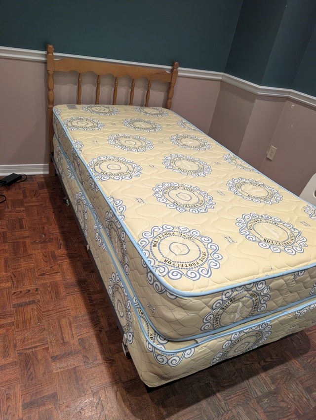 Twin Bed Set – FREE DELIVERY! - photo 2