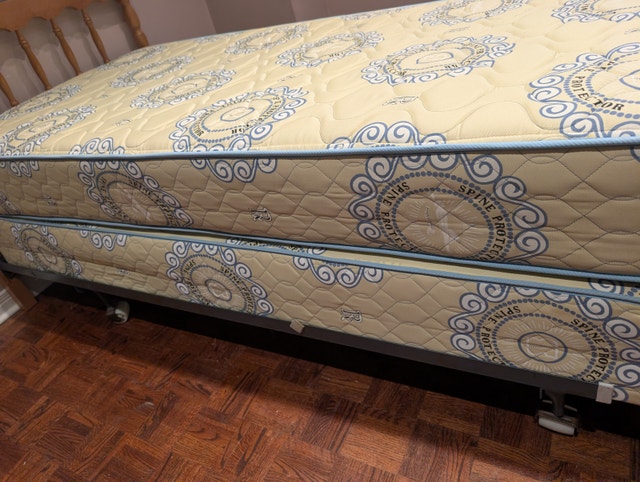 Twin Bed Set – FREE DELIVERY! - photo 5