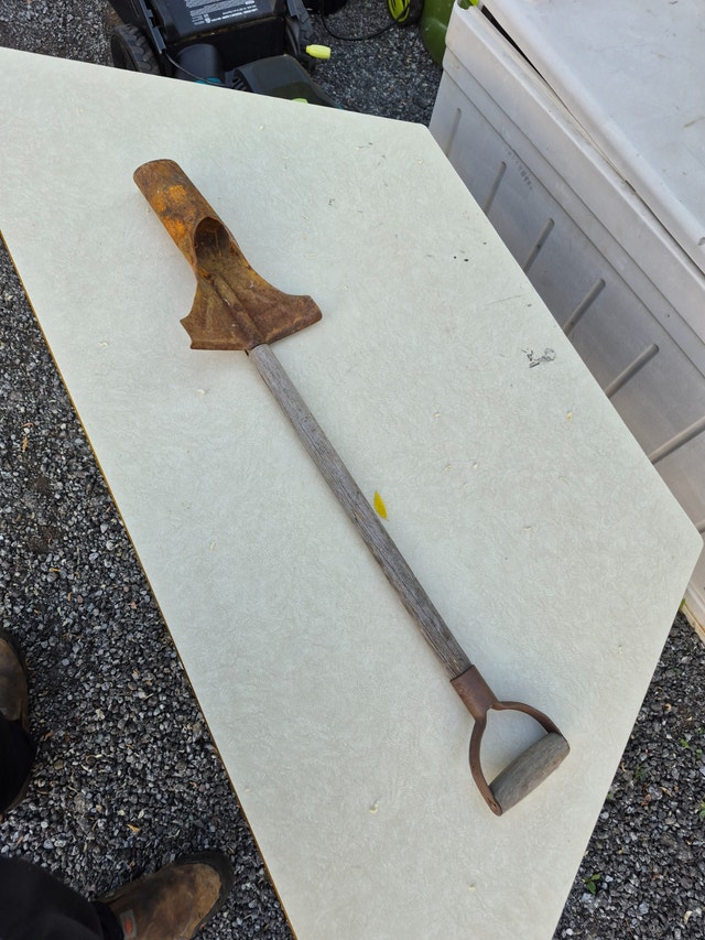 Hand tile spade drain spade tool metal 3ft long 2.5'' diameter