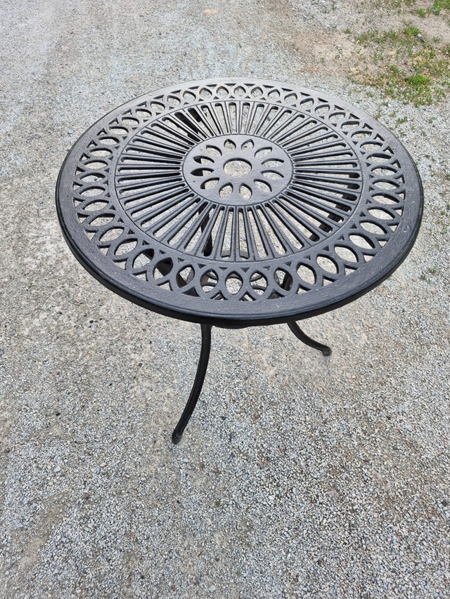 Black circle table cast iron heavy wrought 24''