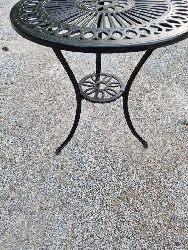 Black circle table cast iron heavy wrought 24'' - photo 2