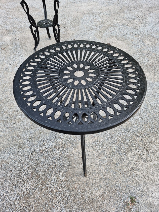 Black circle table cast iron heavy wrought 24'' - photo 3